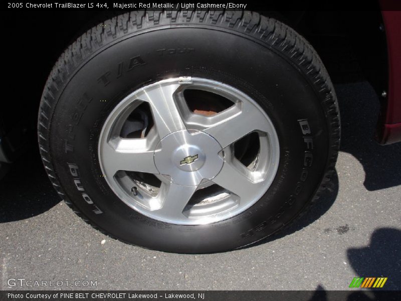 Majestic Red Metallic / Light Cashmere/Ebony 2005 Chevrolet TrailBlazer LS 4x4