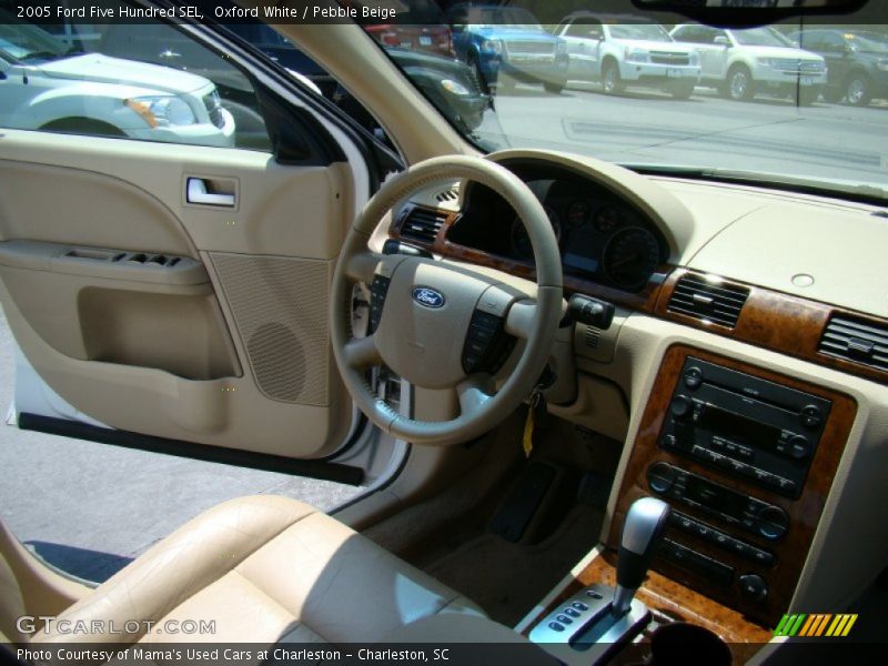 Oxford White / Pebble Beige 2005 Ford Five Hundred SEL