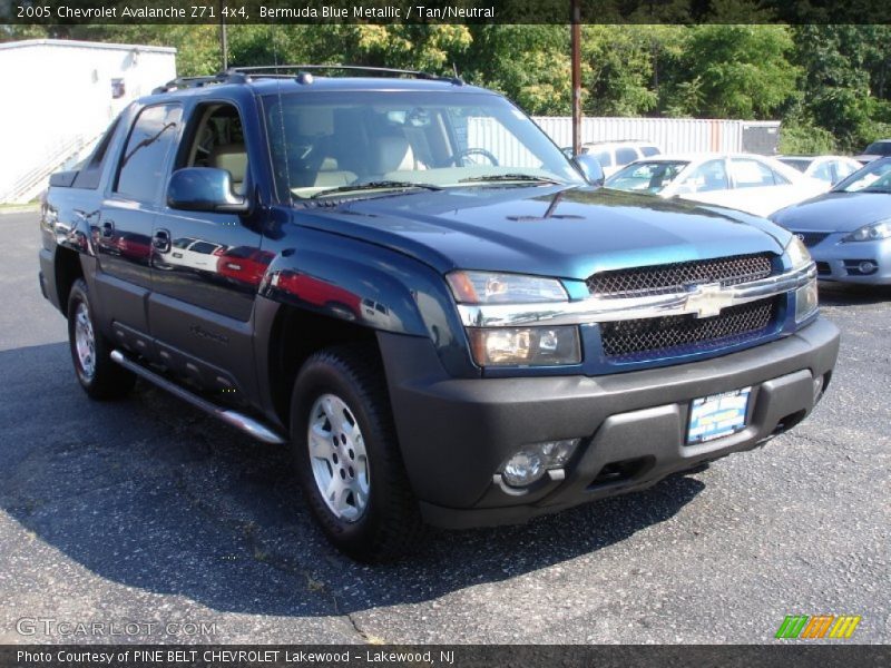 Bermuda Blue Metallic / Tan/Neutral 2005 Chevrolet Avalanche Z71 4x4