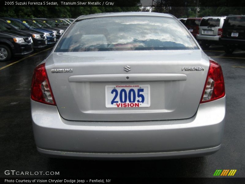 Titanium Silver Metallic / Gray 2005 Suzuki Forenza S Sedan