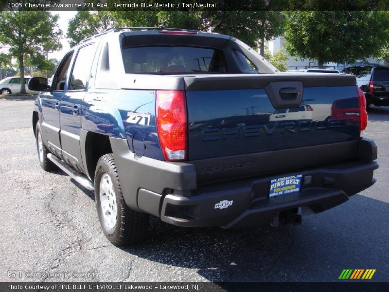Bermuda Blue Metallic / Tan/Neutral 2005 Chevrolet Avalanche Z71 4x4