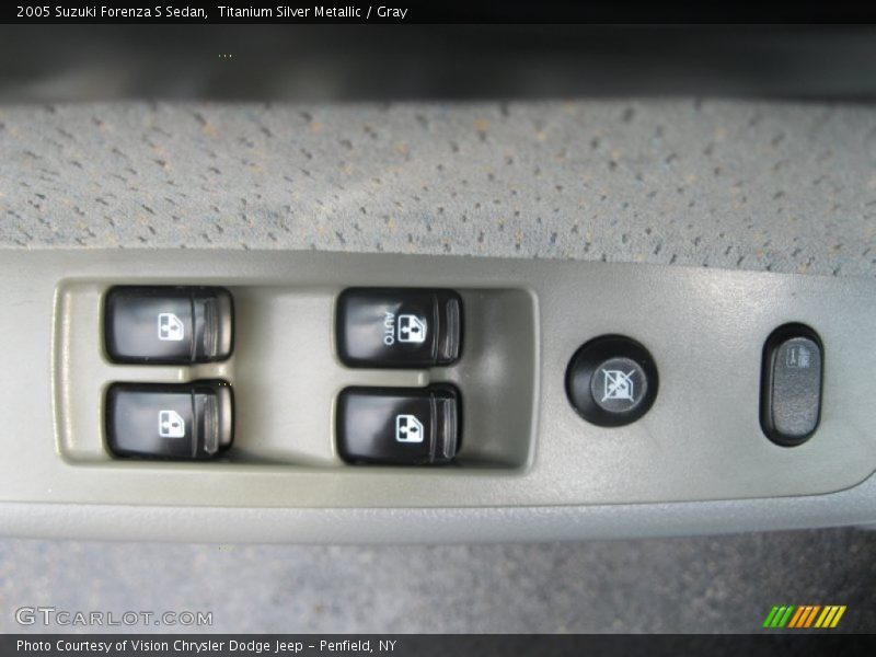 Titanium Silver Metallic / Gray 2005 Suzuki Forenza S Sedan