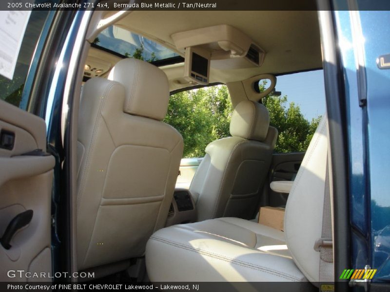 Bermuda Blue Metallic / Tan/Neutral 2005 Chevrolet Avalanche Z71 4x4