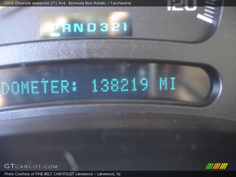 Bermuda Blue Metallic / Tan/Neutral 2005 Chevrolet Avalanche Z71 4x4