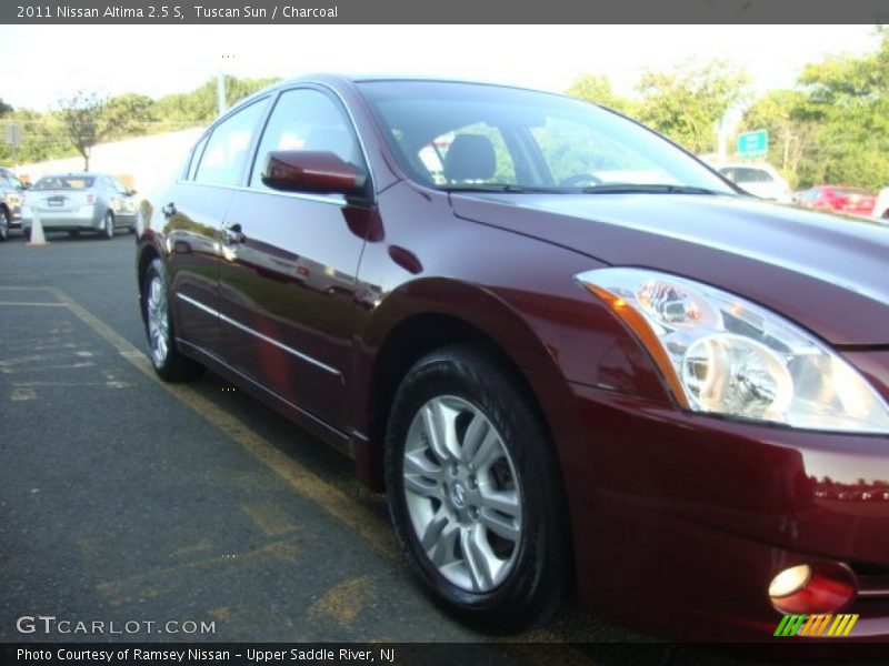 Tuscan Sun / Charcoal 2011 Nissan Altima 2.5 S