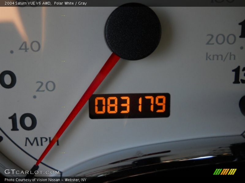Polar White / Gray 2004 Saturn VUE V6 AWD