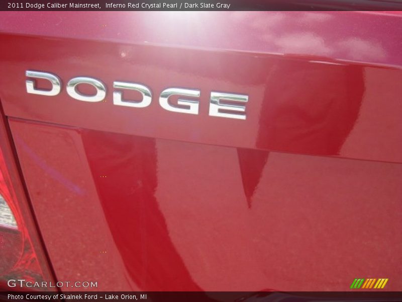 Inferno Red Crystal Pearl / Dark Slate Gray 2011 Dodge Caliber Mainstreet