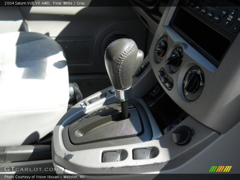 Polar White / Gray 2004 Saturn VUE V6 AWD