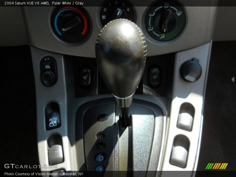 Polar White / Gray 2004 Saturn VUE V6 AWD