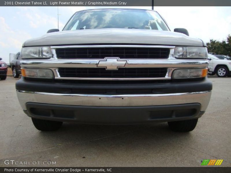 Light Pewter Metallic / Graphite/Medium Gray 2001 Chevrolet Tahoe LS