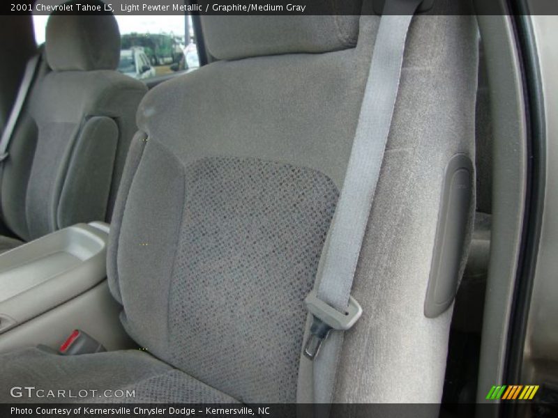 Light Pewter Metallic / Graphite/Medium Gray 2001 Chevrolet Tahoe LS
