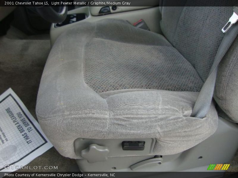 Light Pewter Metallic / Graphite/Medium Gray 2001 Chevrolet Tahoe LS