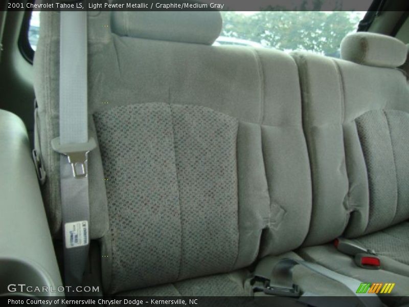 Light Pewter Metallic / Graphite/Medium Gray 2001 Chevrolet Tahoe LS