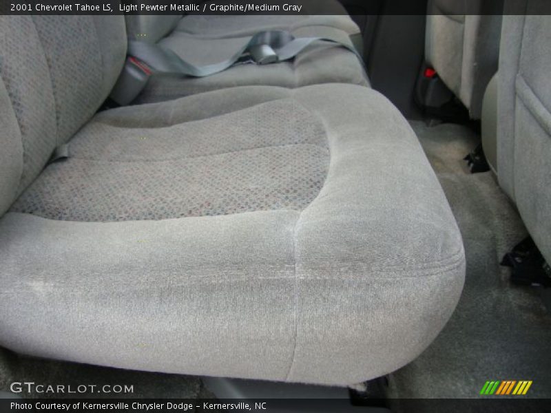 Light Pewter Metallic / Graphite/Medium Gray 2001 Chevrolet Tahoe LS