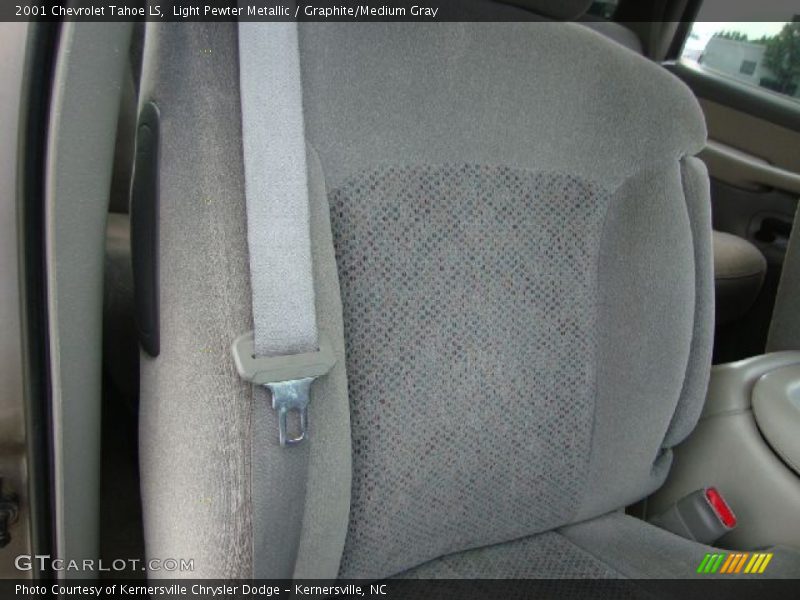 Light Pewter Metallic / Graphite/Medium Gray 2001 Chevrolet Tahoe LS