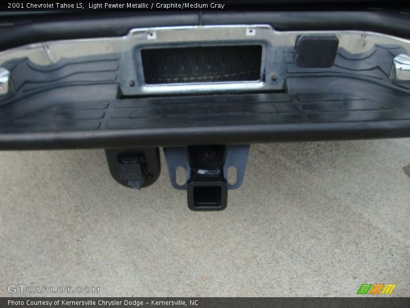 Light Pewter Metallic / Graphite/Medium Gray 2001 Chevrolet Tahoe LS