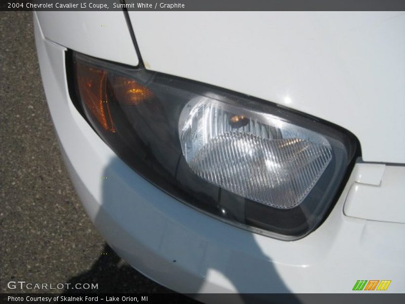Summit White / Graphite 2004 Chevrolet Cavalier LS Coupe