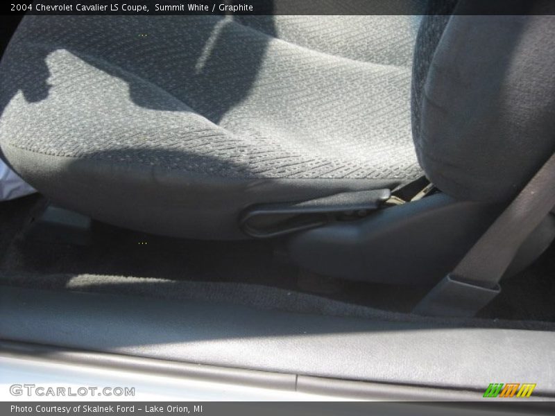 Summit White / Graphite 2004 Chevrolet Cavalier LS Coupe