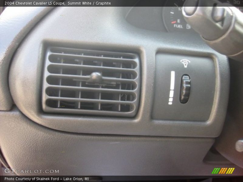 Summit White / Graphite 2004 Chevrolet Cavalier LS Coupe