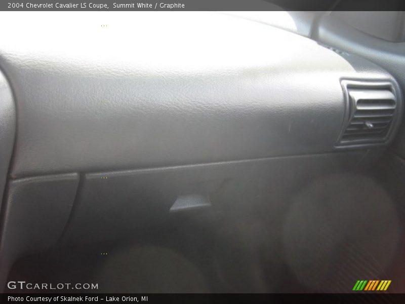 Summit White / Graphite 2004 Chevrolet Cavalier LS Coupe