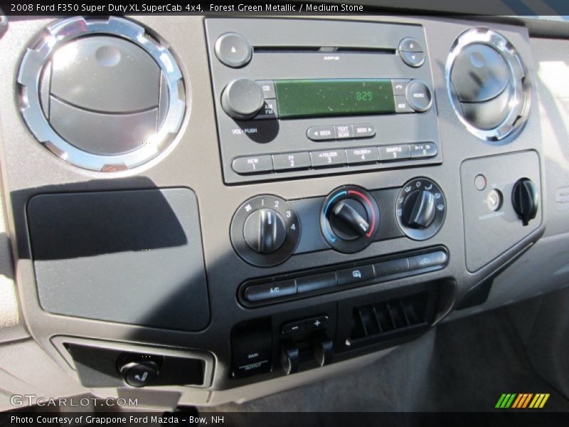 Controls of 2008 F350 Super Duty XL SuperCab 4x4