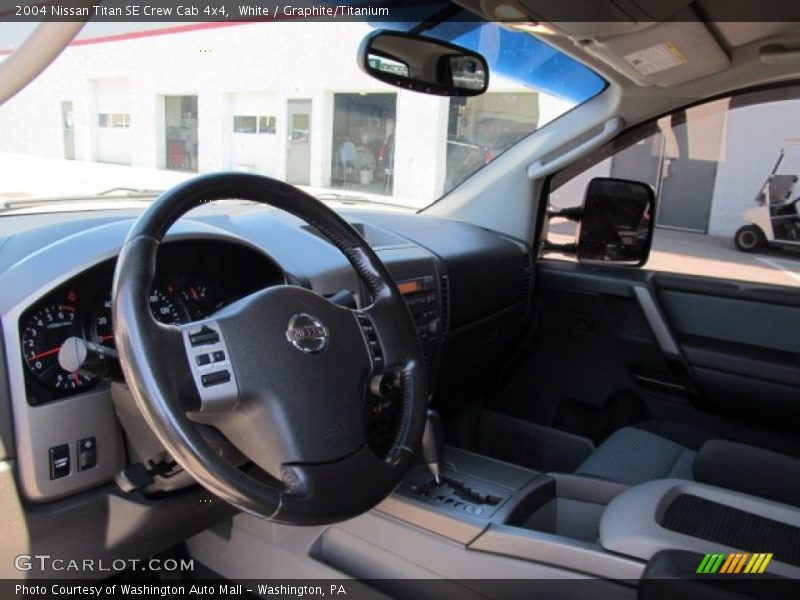 White / Graphite/Titanium 2004 Nissan Titan SE Crew Cab 4x4