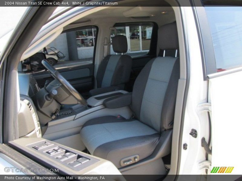 White / Graphite/Titanium 2004 Nissan Titan SE Crew Cab 4x4