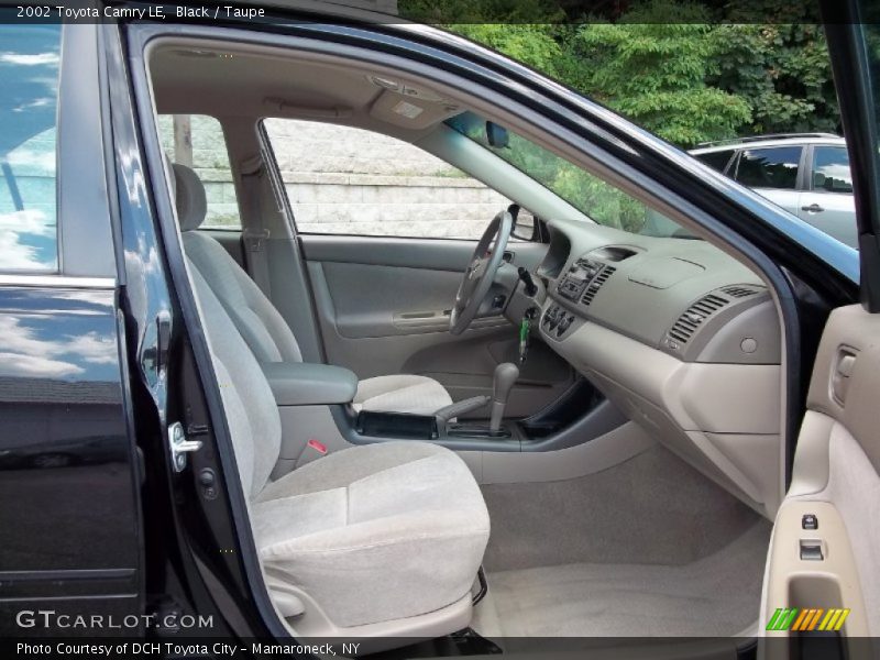 Black / Taupe 2002 Toyota Camry LE