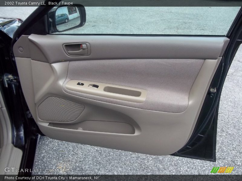Black / Taupe 2002 Toyota Camry LE