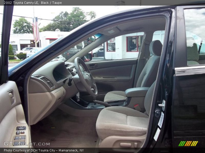 Black / Taupe 2002 Toyota Camry LE