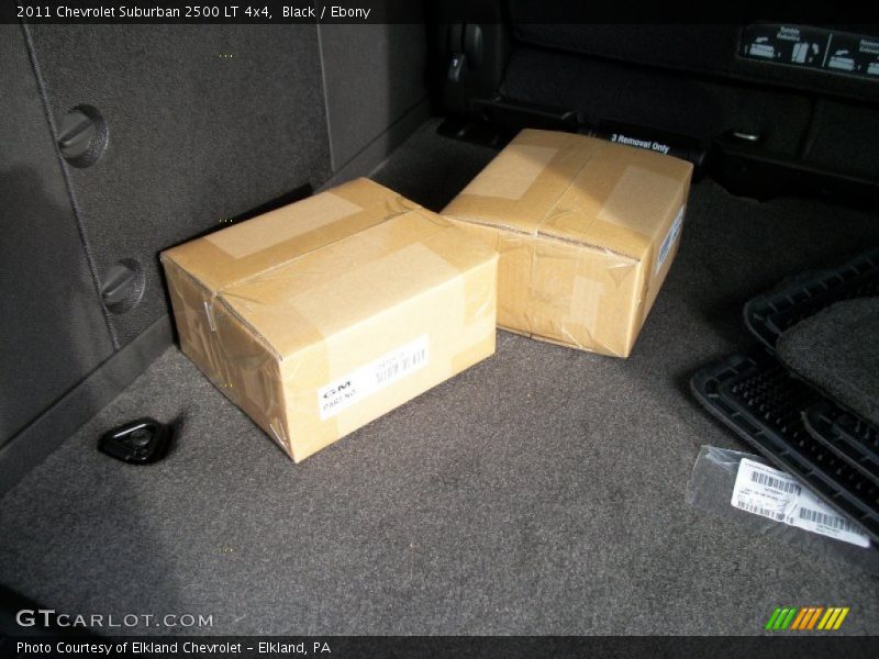Black / Ebony 2011 Chevrolet Suburban 2500 LT 4x4