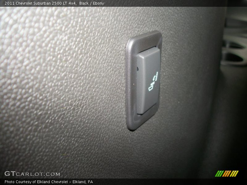 Black / Ebony 2011 Chevrolet Suburban 2500 LT 4x4