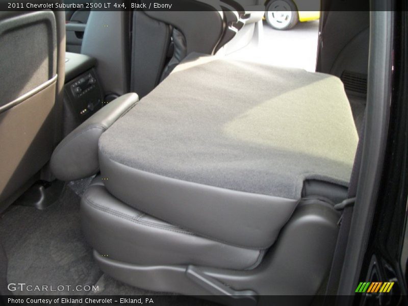 Black / Ebony 2011 Chevrolet Suburban 2500 LT 4x4