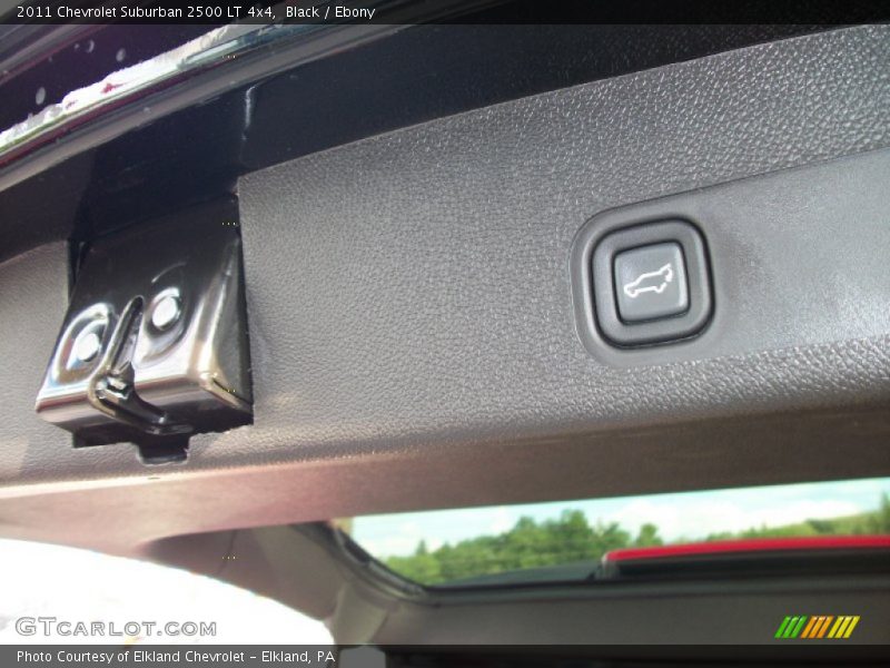 Black / Ebony 2011 Chevrolet Suburban 2500 LT 4x4