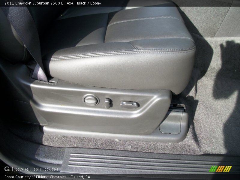 Black / Ebony 2011 Chevrolet Suburban 2500 LT 4x4