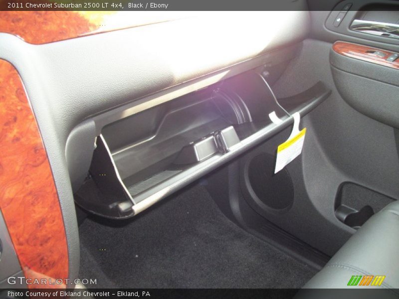 Black / Ebony 2011 Chevrolet Suburban 2500 LT 4x4