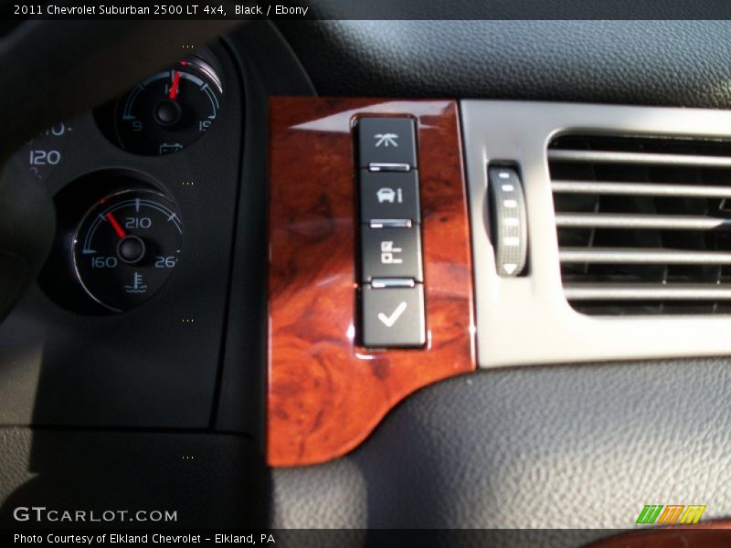 Black / Ebony 2011 Chevrolet Suburban 2500 LT 4x4