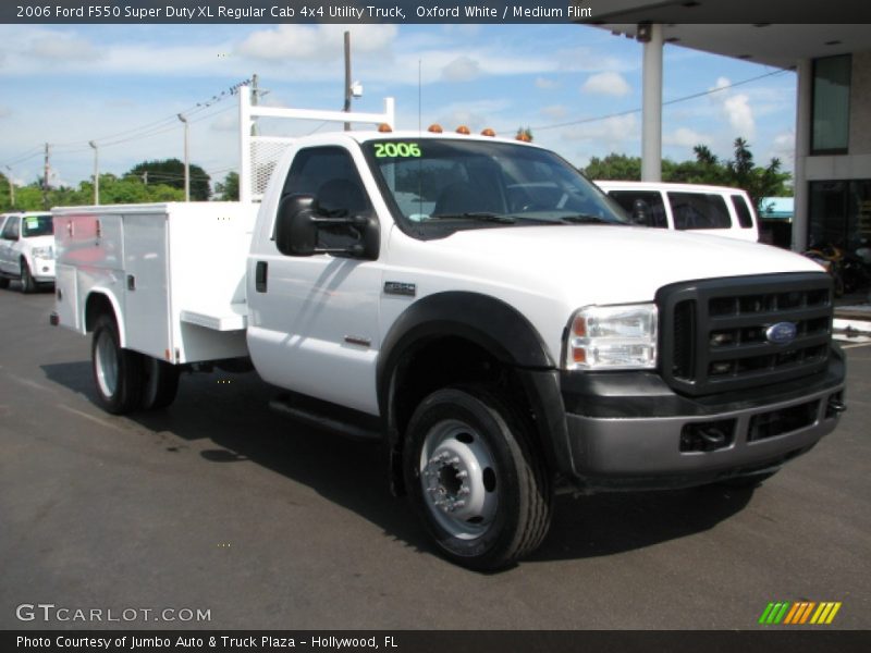 Oxford White / Medium Flint 2006 Ford F550 Super Duty XL Regular Cab 4x4 Utility Truck