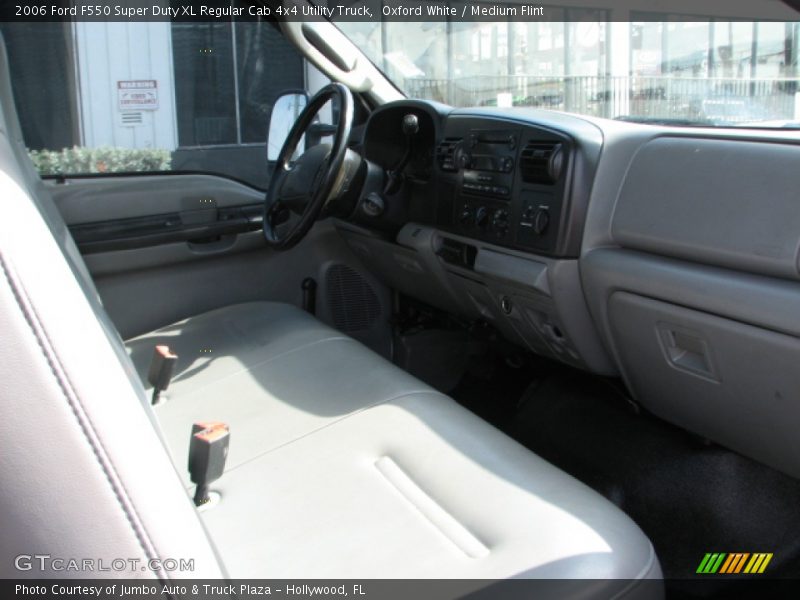 Oxford White / Medium Flint 2006 Ford F550 Super Duty XL Regular Cab 4x4 Utility Truck