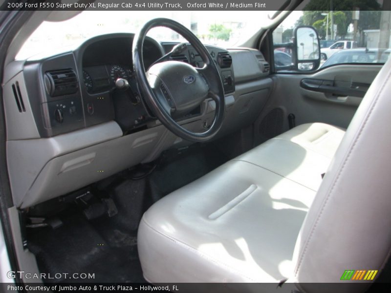 Oxford White / Medium Flint 2006 Ford F550 Super Duty XL Regular Cab 4x4 Utility Truck