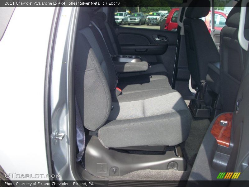 Sheer Silver Metallic / Ebony 2011 Chevrolet Avalanche LS 4x4
