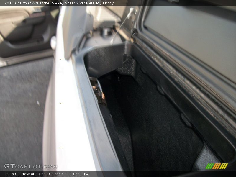 Sheer Silver Metallic / Ebony 2011 Chevrolet Avalanche LS 4x4