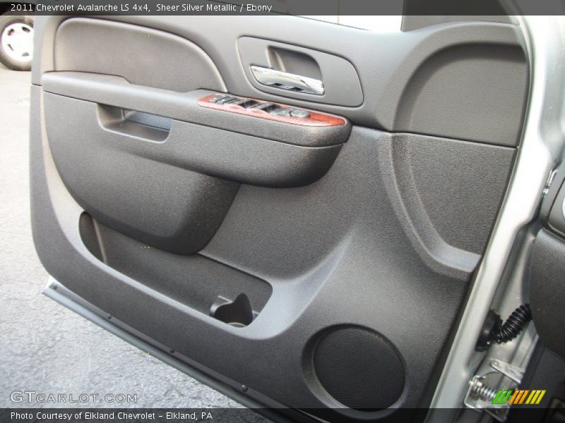 Sheer Silver Metallic / Ebony 2011 Chevrolet Avalanche LS 4x4