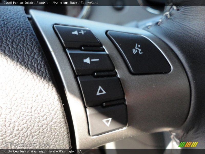 Controls of 2008 Solstice Roadster