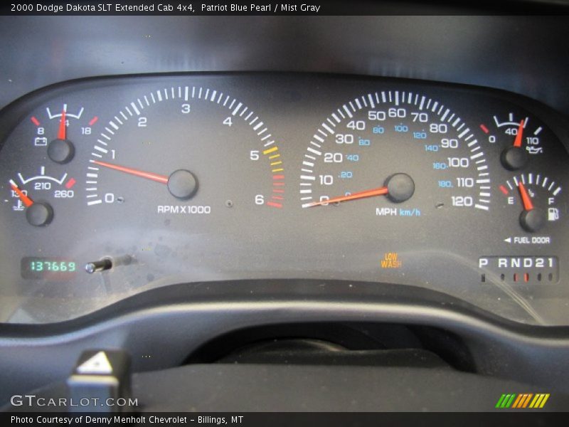  2000 Dakota SLT Extended Cab 4x4 SLT Extended Cab 4x4 Gauges