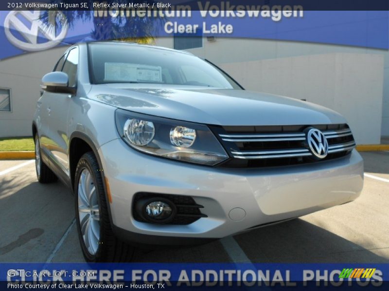 Reflex Silver Metallic / Black 2012 Volkswagen Tiguan SE