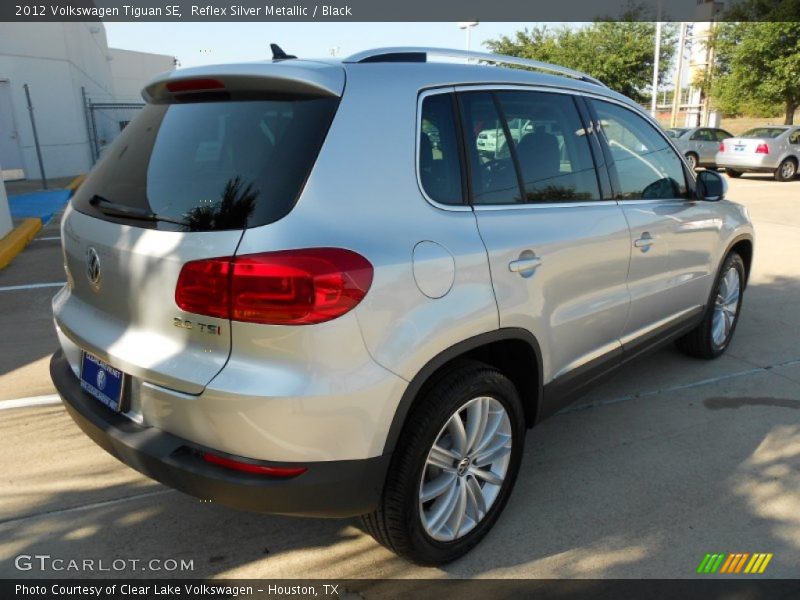 Reflex Silver Metallic / Black 2012 Volkswagen Tiguan SE