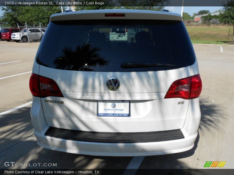 Calla Lilly White / Gobi Beige 2009 Volkswagen Routan SE