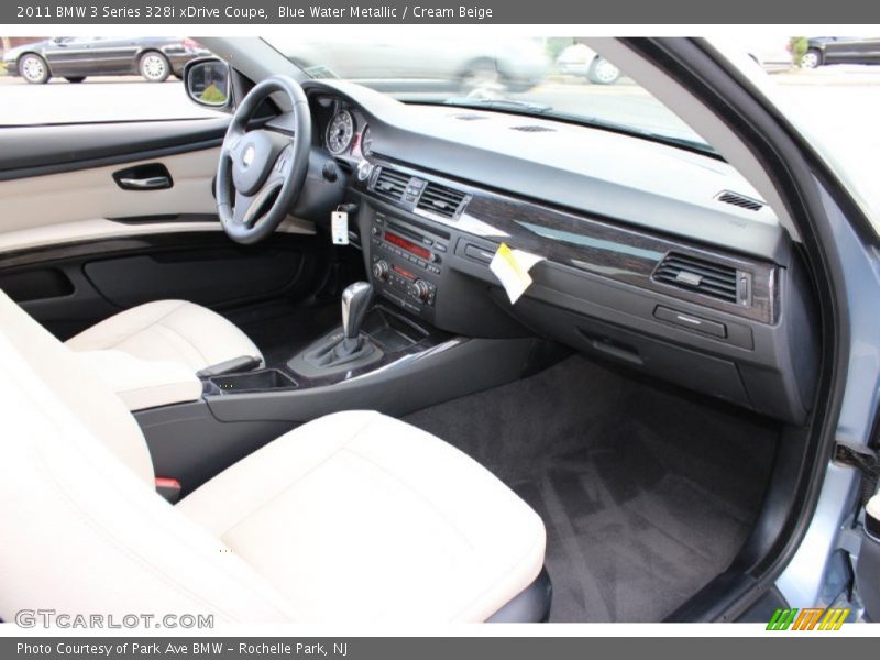 Dashboard of 2011 3 Series 328i xDrive Coupe