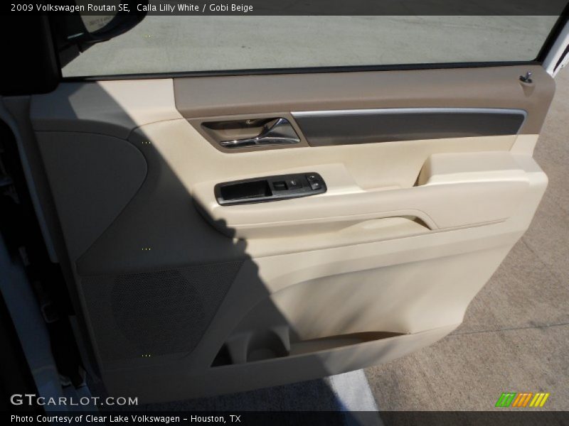 Calla Lilly White / Gobi Beige 2009 Volkswagen Routan SE
